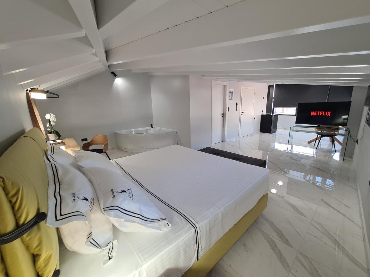 Ilia'S Luxury Suites - Adults Only Ксилокастро Экстерьер фото